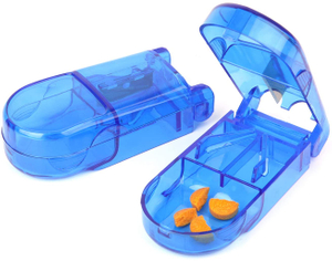 Petit coupe-pilule en plastique portable avec lame